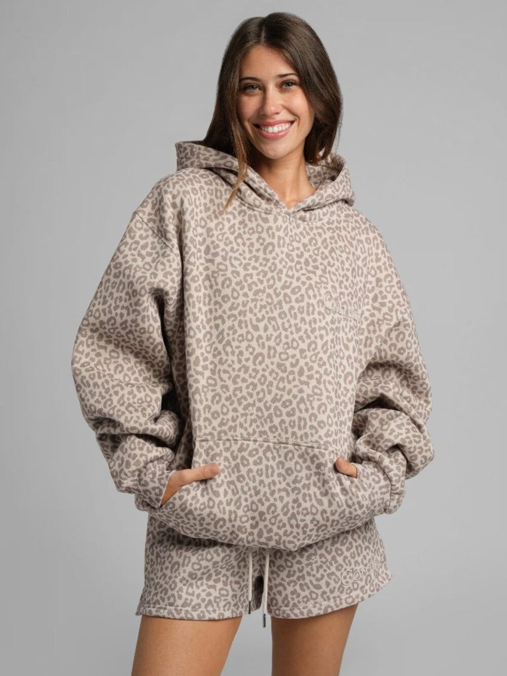 Comfrt Minimalist Hoodie in Leopard